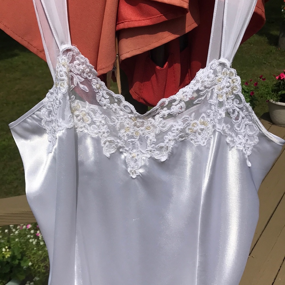 Dentelle 2pc White Chemise Robe & Nighty L - image 5